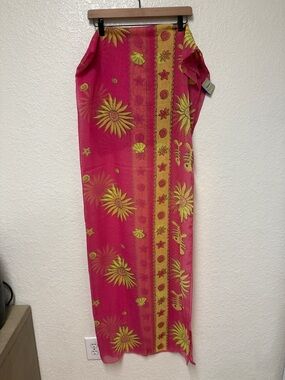 AREMAR Bright Pink & Yellow Floral Fish Sarong